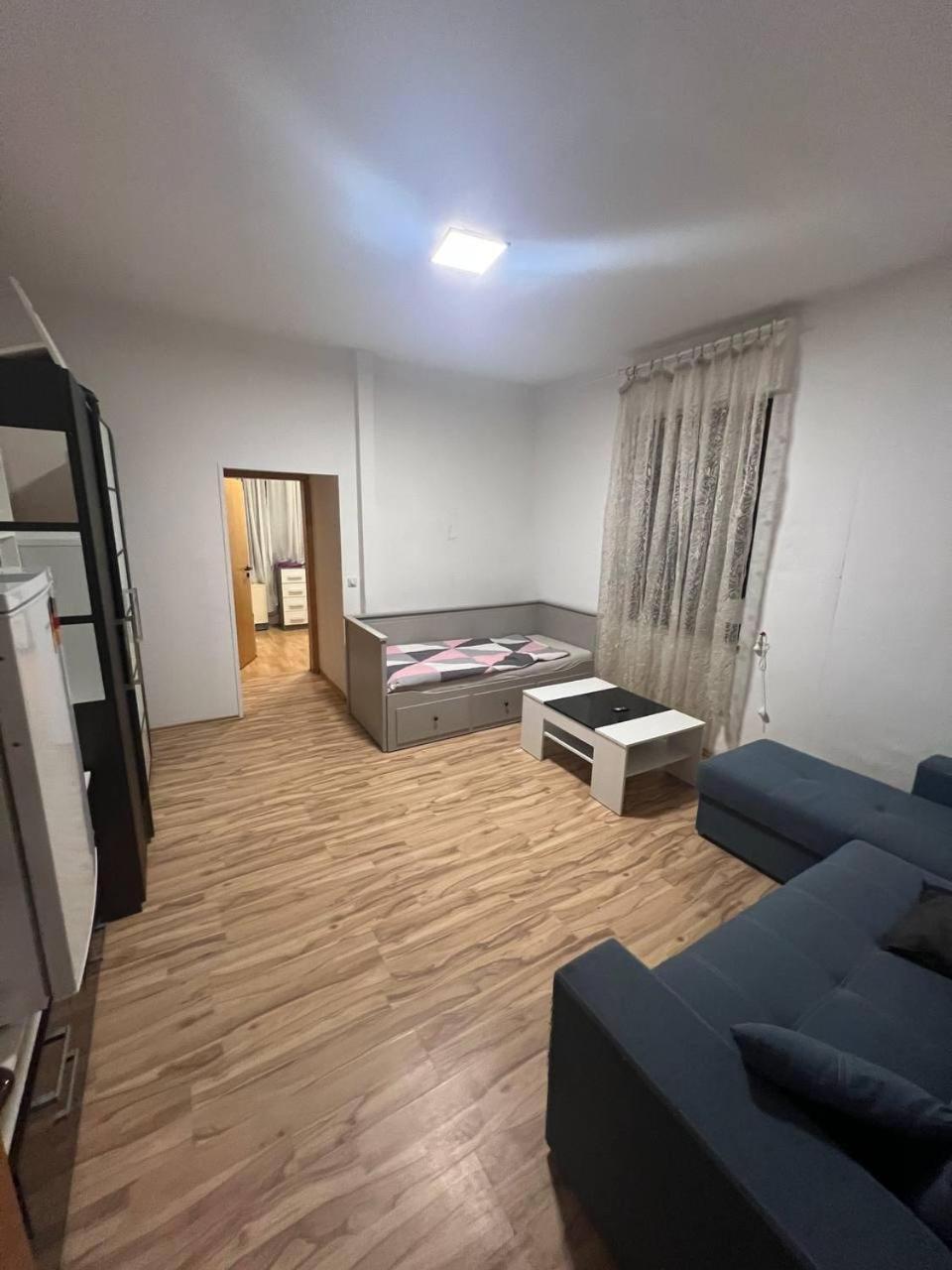 Apartment 2 Messe